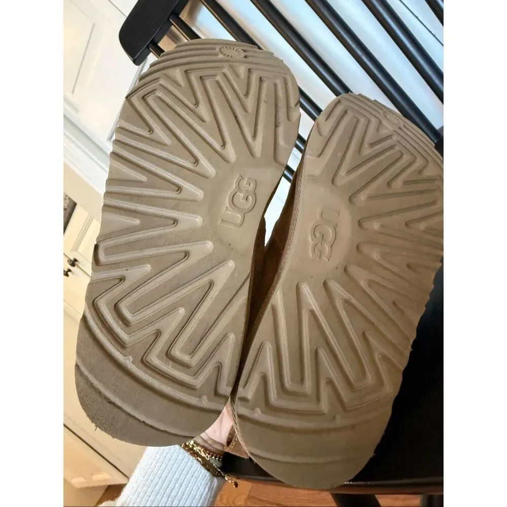Ugg Neumal 11 chestnut suede boys shearling boot size 3